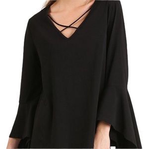 Umgee USA Black Criss Cross V-Neck Bell Sleeve Top Size M